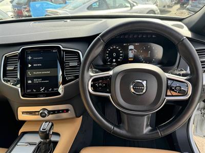 2016 Volvo XC90 - Thumbnail