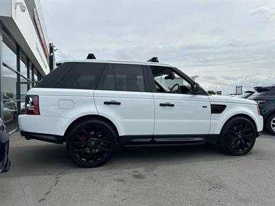 2010 Land Rover Range Rover - Thumbnail