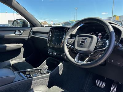 2019 Volvo XC40 - Thumbnail