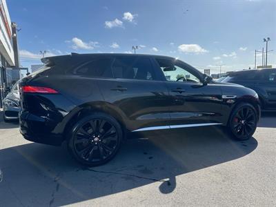 2016 Jaguar F-Pace - Thumbnail