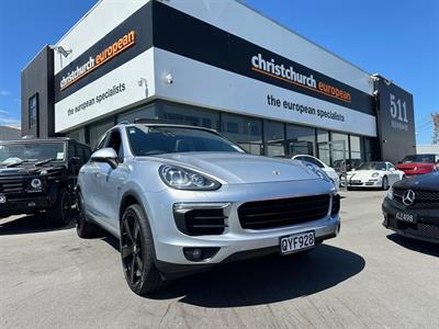 2015 Porsche Cayenne - Thumbnail