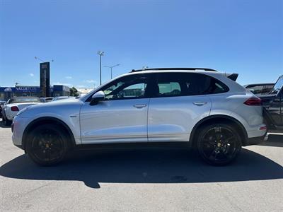 2015 Porsche Cayenne - Thumbnail