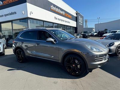 2011 Porsche Cayenne - Thumbnail