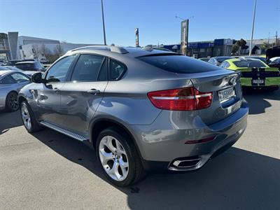 2010 BMW X6 - Thumbnail