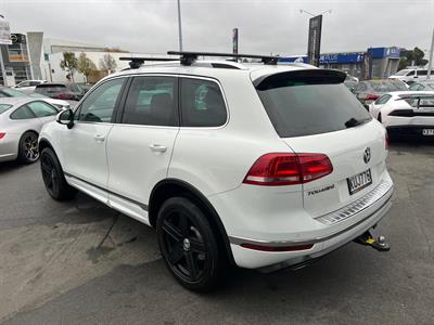 2015 Volkswagen Touareg - Thumbnail