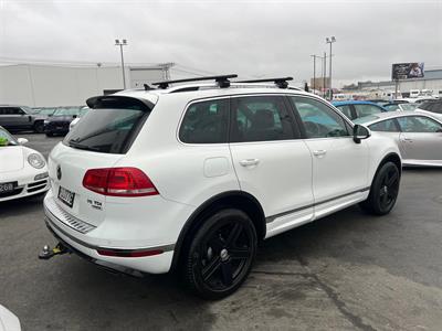 2015 Volkswagen Touareg - Thumbnail