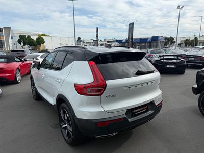 2019 Volvo XC40 - Thumbnail