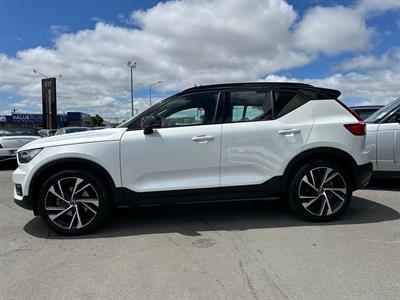 2020 Volvo XC40 - Thumbnail