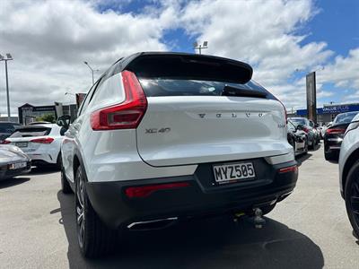 2020 Volvo XC40 - Thumbnail